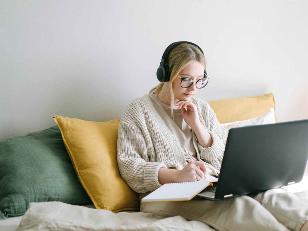 women using laptop